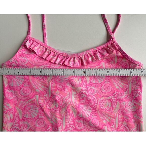📌3/25 Vineyard Vines Girl Pink Shell Printed One Piece Ruffled Neck Swimsuit - Picture 5 of 10